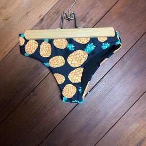 Pineapple Cheeky Bikini Bottoms NWOT sz: S